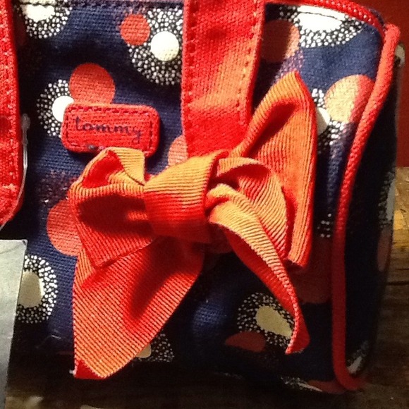 Tommy Hilfiger,Navy/Red/White,Petite Barrel Bag - Picture 2 of 4