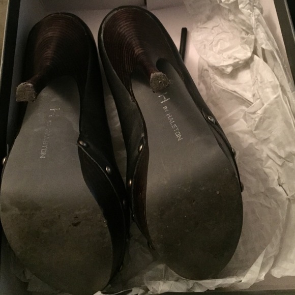 Black Halston Leather Pumps - Picture 2 of 4
