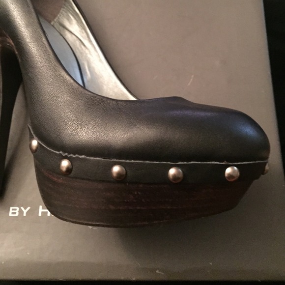 Black Halston Leather Pumps - Picture 4 of 4