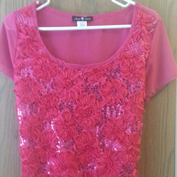 "HP" NWOT Sequin Rosebud Tie-back Top - Picture 1 of 3