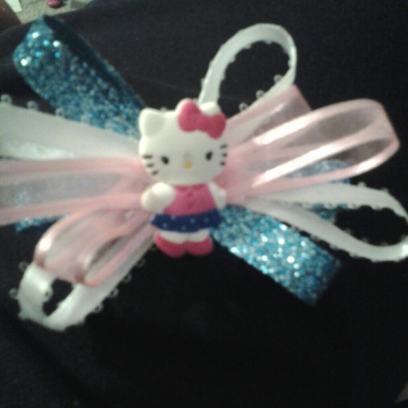 Hello kitty bow