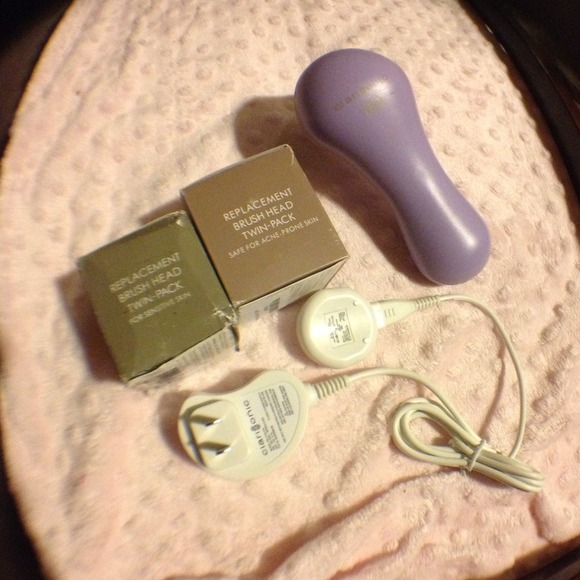 Clarisonic Mia brush RESERVED
