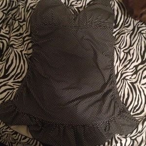 Black and White Vintage One Piece. ⚫️⚪️