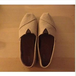 🌟NWOT🌟Natural Burlap Toms