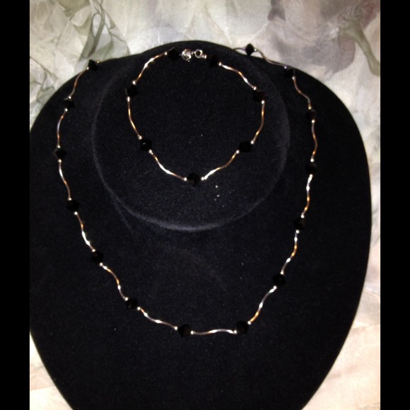 Black and white gold necklace