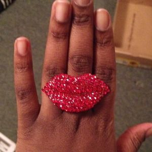 Lips ring