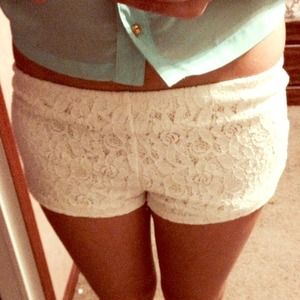 XX SOLD IN BUNDLE XX Off-White Lace Shorts!!