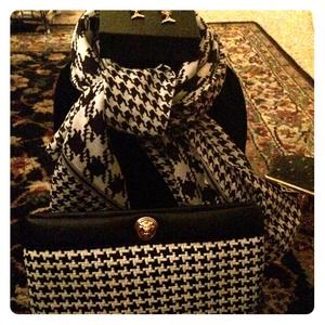 Houndstooth scarf