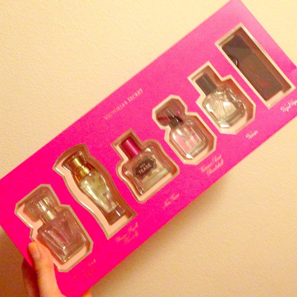 Brand New Victorias Secret mini perfume set
