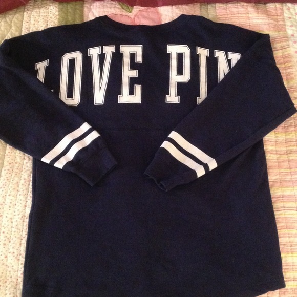 PINK Varsity Crew 😍