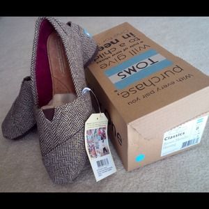 TOMS Classics