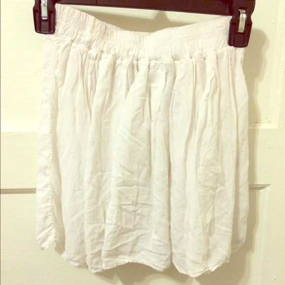 Brandy Melville high wasted white skirt
