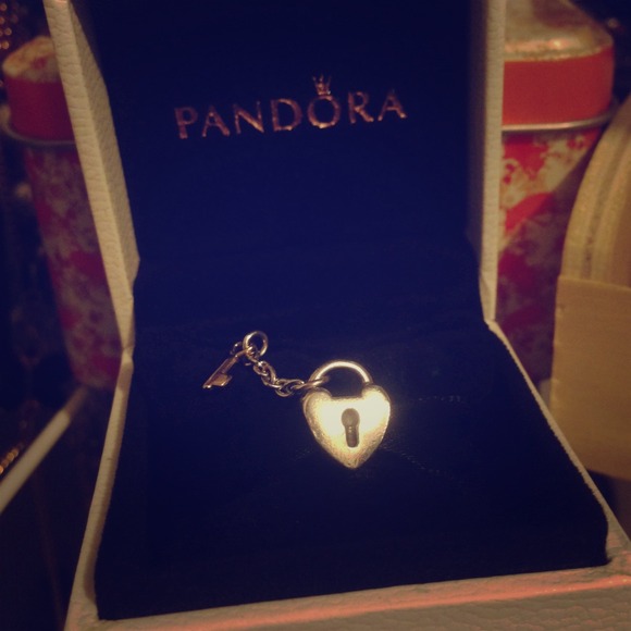 Reserved Bundle!!!Pandora Heart lock w/ Key