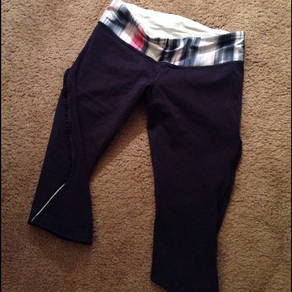 Navy lulu crop pants