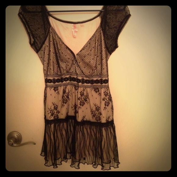 Cute Lacey V neck