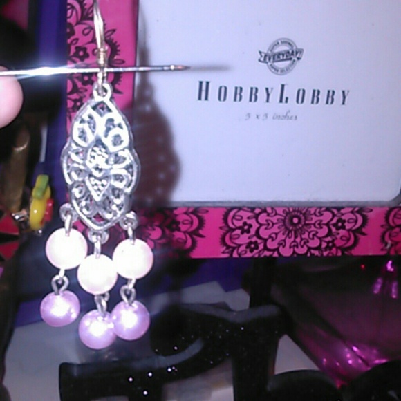 Earring bundle - Picture 4 of 4