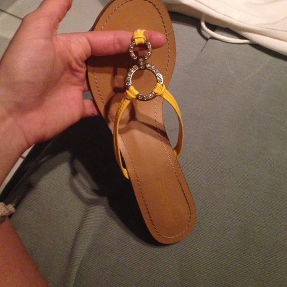 Sandals - Picture 3 of 4