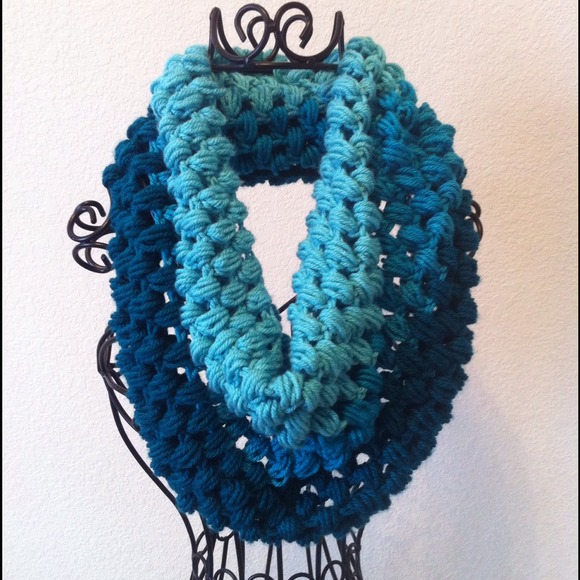 Crochet cowl