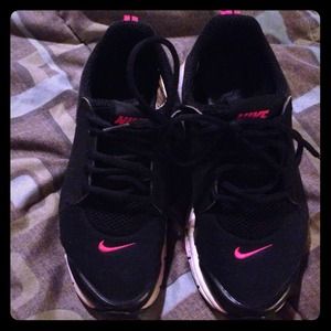 Black nike sneakers