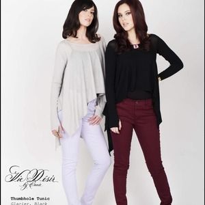 Black thumbhole knit tunic