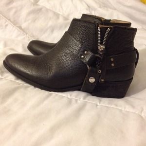 ZARA ankle bootie