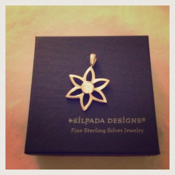 Silpada flower pendant