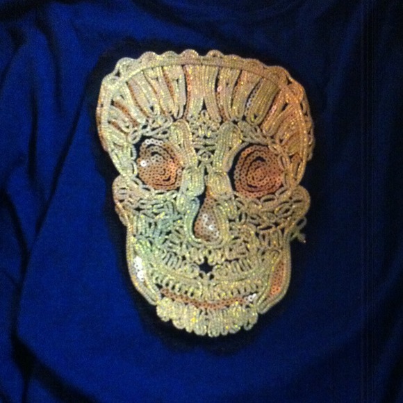 ❤️skull shirt ❤️ - Picture 2 of 3