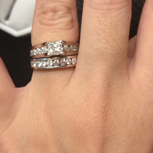 🚫SOLD🚫LOCALLY his and hers wedding ring!! New - Picture 2 of 4