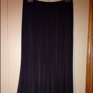 Ankle length skirt, free flowing elastic waste