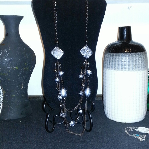 Paint Splatter Necklace - Picture 2 of 4
