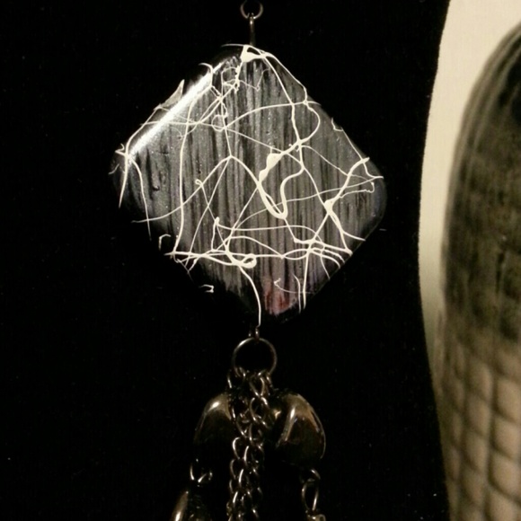 Paint Splatter Necklace - Picture 3 of 4