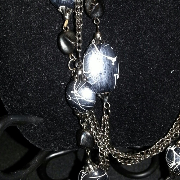 Paint Splatter Necklace - Picture 4 of 4