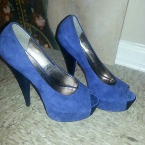ZIGINY blue peep toe pump
