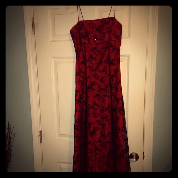 Vintage Delaru boutique gown