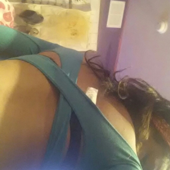 Turquoise Crop Long-Sleeved Top - Picture 2 of 4