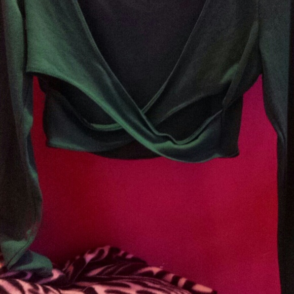 Turquoise Crop Long-Sleeved Top - Picture 4 of 4