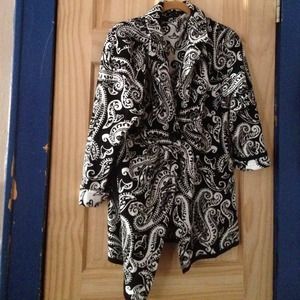 Black and white style and co sweater jacket