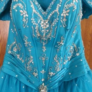 Sweet sixteen/ballgown