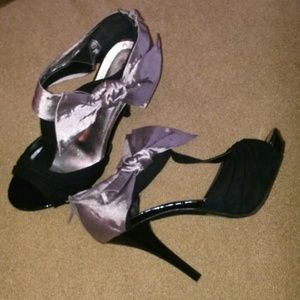 Black heels with silver side bow