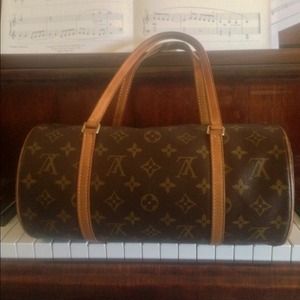 💯% Authentic Louis Vuitton Papillon 30