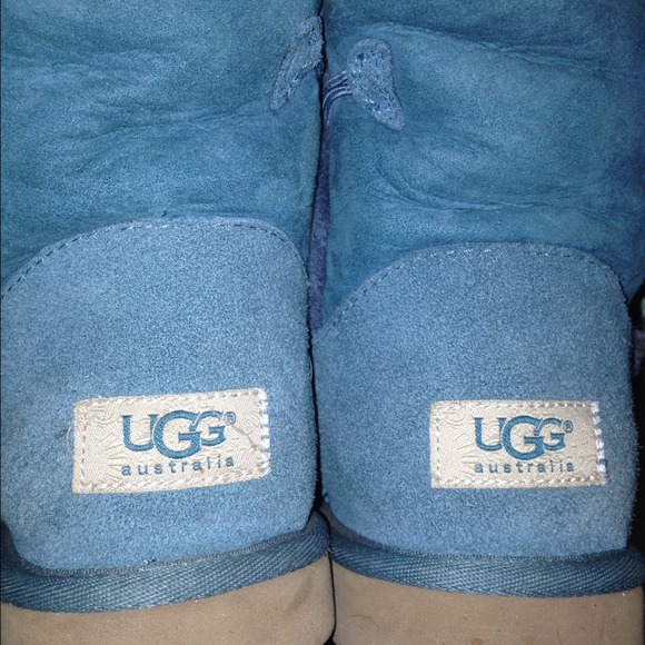 Traded blue uggs for vs top and pants