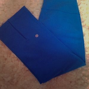 Lululemon Gather and Crow Crop