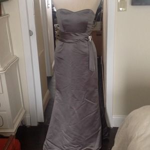 WOW!!!! WOW!!! Gorgeous Gray gown!! And $5.00 !!!!