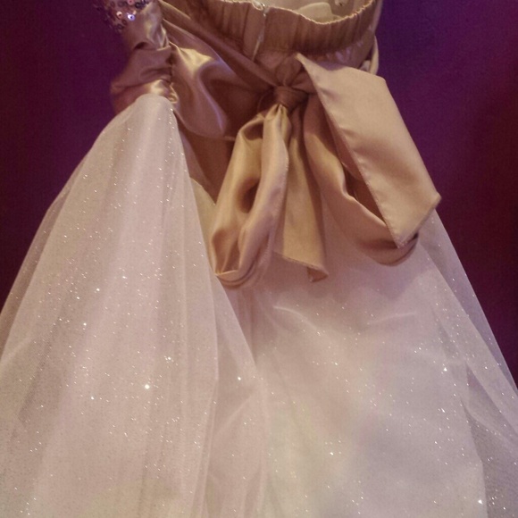 A Gold Formal Dress - Picture 3 of 4