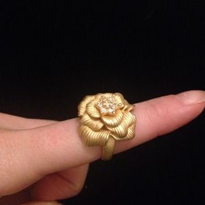 💗NEW GOLD FLOWER RING