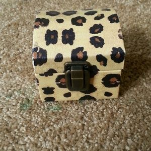 ♥DISCOUNTED!♥Little leopard box