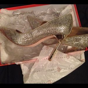 🔴SOLD🔴 Gorgeous Ivanka Trump "Carra" Pumps 👠👠