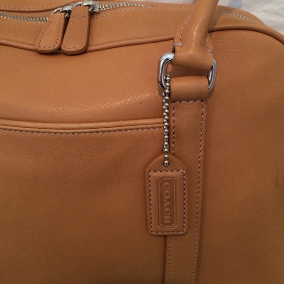 COACH HANDBAG - Picture 2 of 4