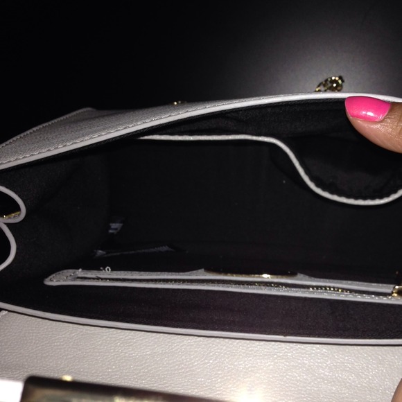 🚫BUNDLED🚫crossbody bag - Picture 2 of 4