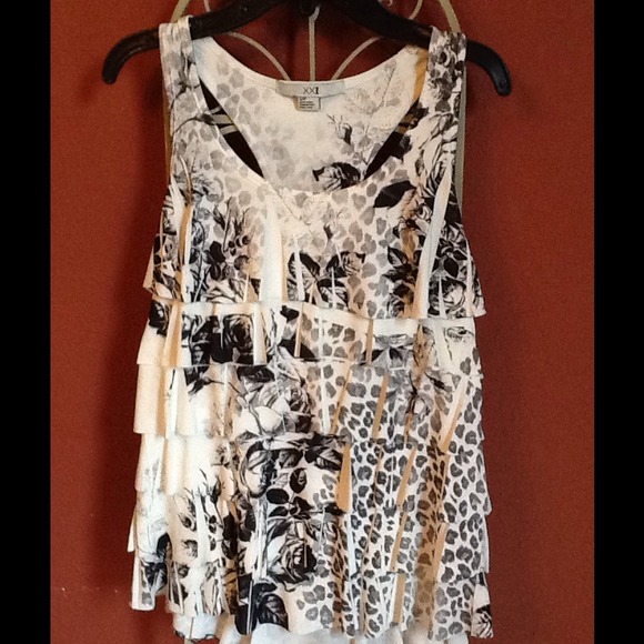 Beautiful ruffle layered floral Forever21 tank! - Picture 1 of 3